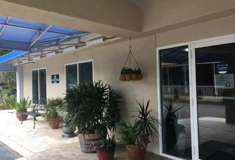 בית מלון כפרי Days Inn By Wyndham Port Charlotte Town Center