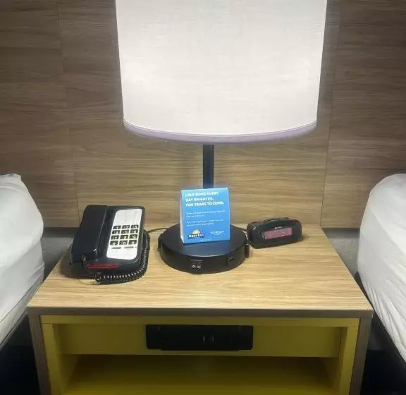 בית מלון כפרי Days Inn By Wyndham Port Charlotte Town Center