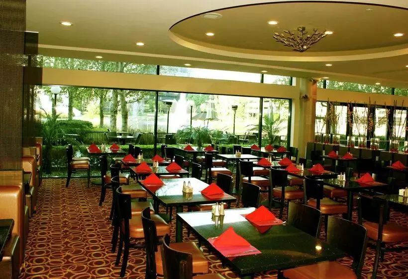 فندق Lakeside Orange County Airport