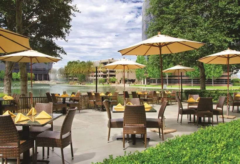 فندق Lakeside Orange County Airport