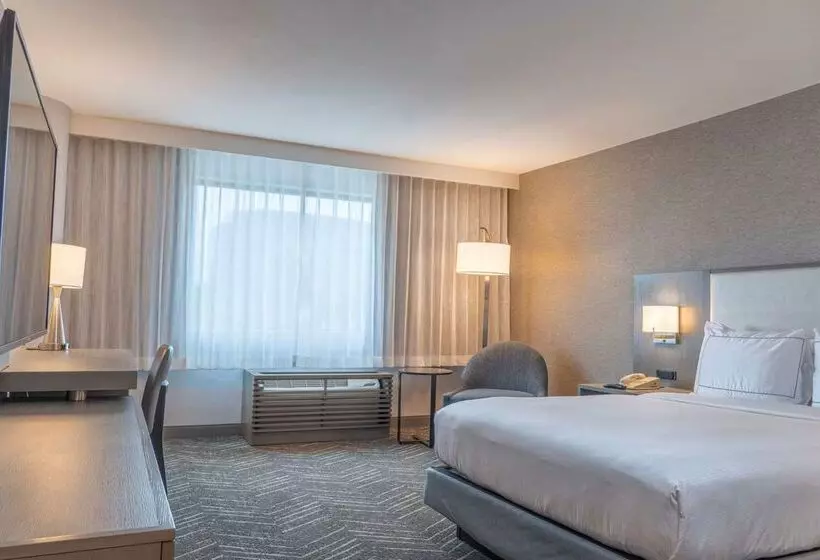 فندق Lakeside Orange County Airport