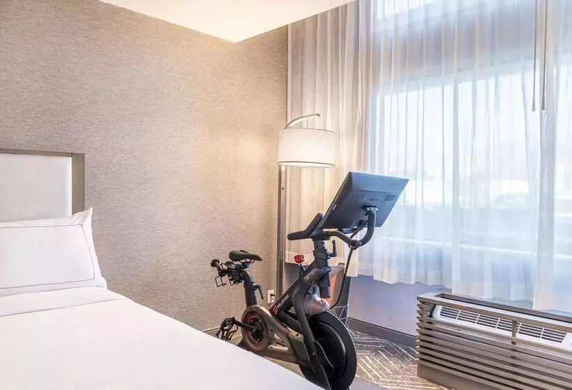 فندق Lakeside Orange County Airport