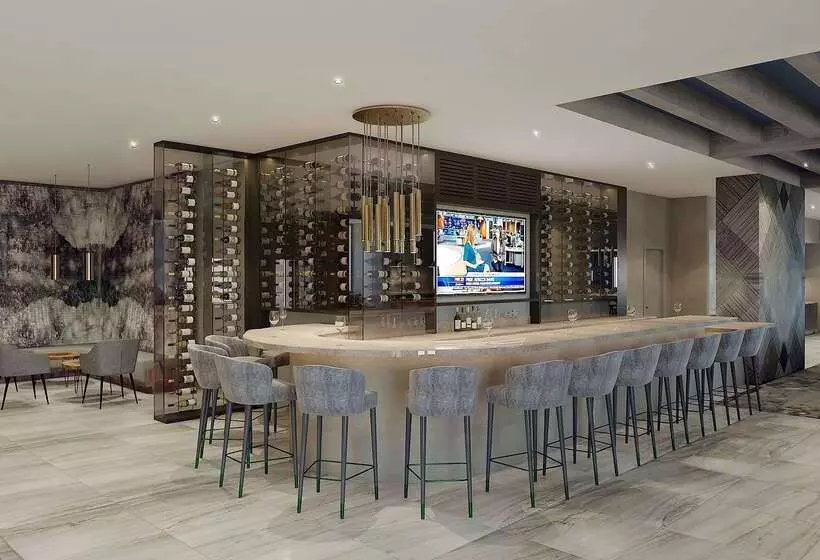 Otel Doubletree By Hilton Raleigh Midtown, Nc