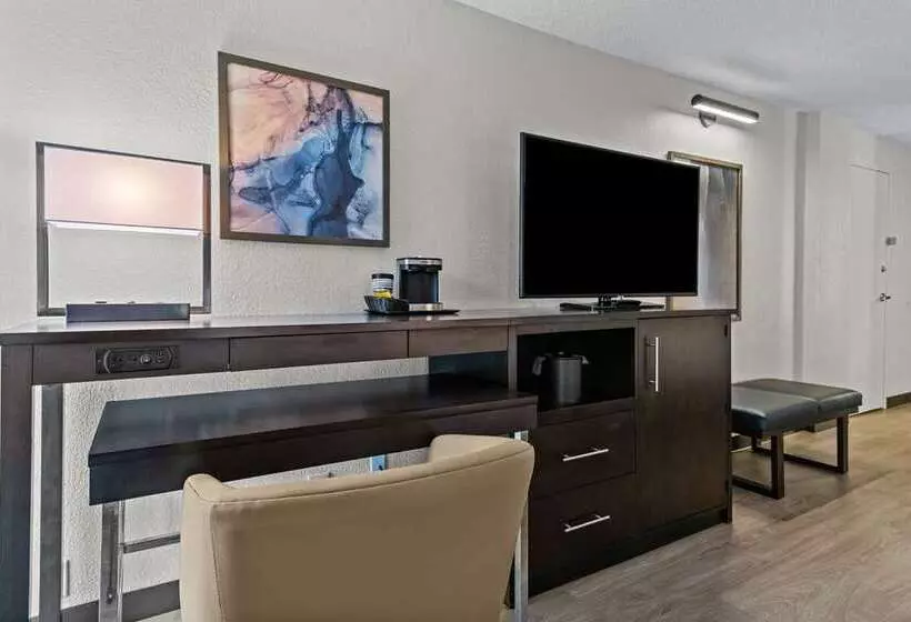 Otel Doubletree By Hilton Raleigh Midtown, Nc