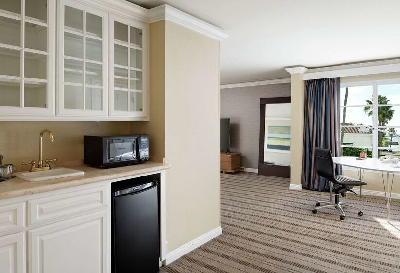 Отель Doubletree By Hilton San Pedro Port Of Los Angeles