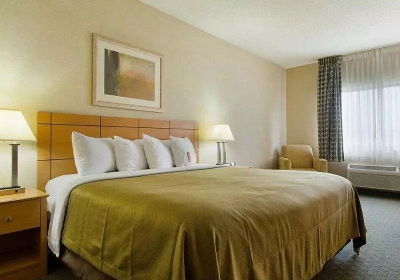 Отель Econo Lodge At Wanamaker