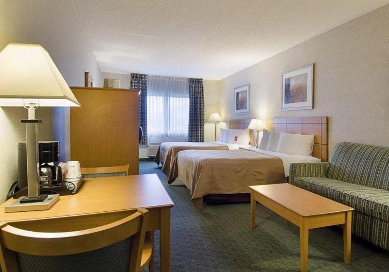 فندق Econo Lodge At Wanamaker