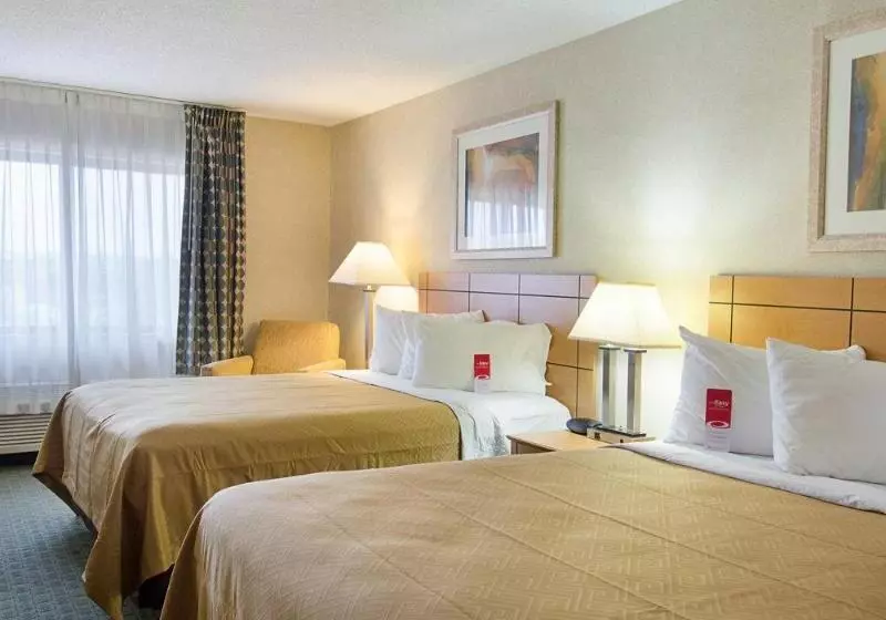 Отель Econo Lodge At Wanamaker