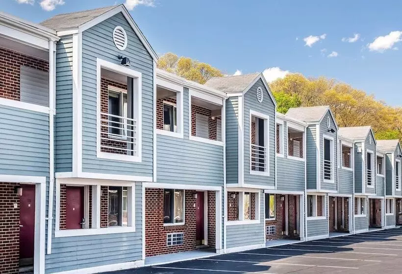 ホテル Econo Lodge Cranston  Providence