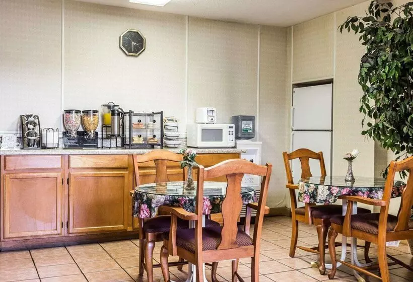 ホテル Econo Lodge Inn & Suites Matthews Charlotte