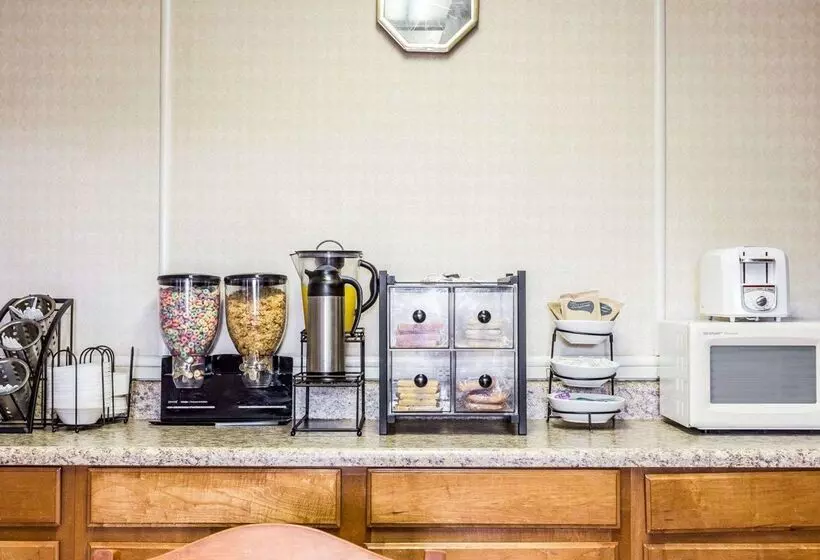 ホテル Econo Lodge Inn & Suites Matthews Charlotte