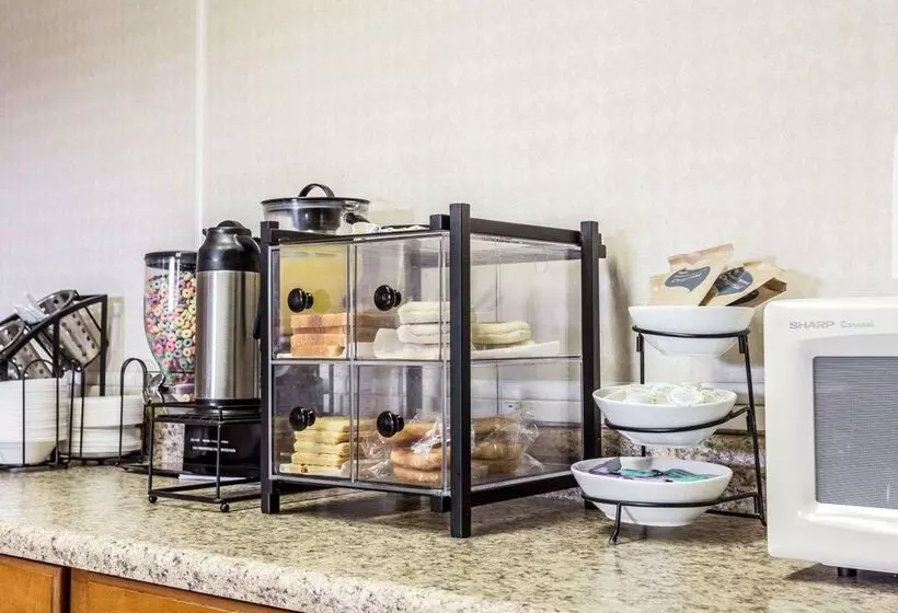 ホテル Econo Lodge Inn & Suites Matthews Charlotte