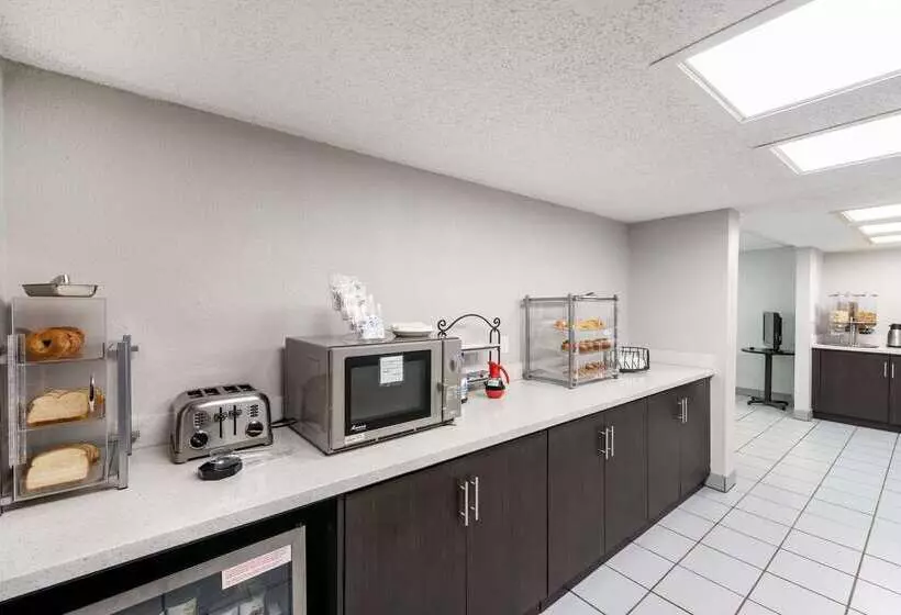 בית מלון כפרי Econo Lodge Vicksburg