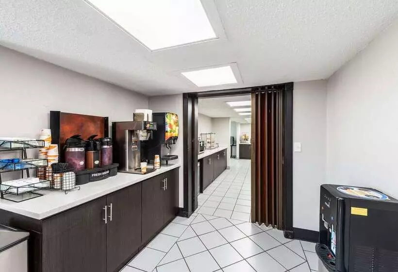 בית מלון כפרי Econo Lodge Vicksburg