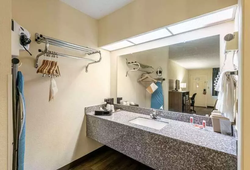 בית מלון כפרי Econo Lodge Vicksburg