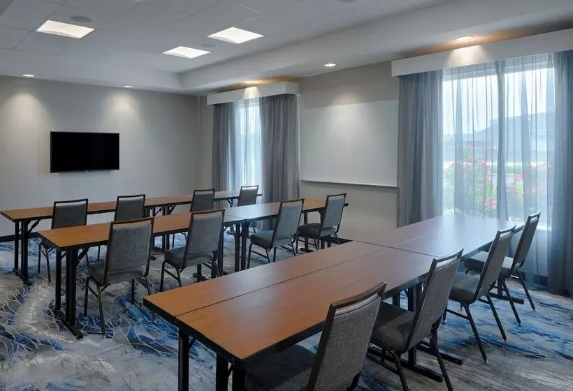 ホテル Fairfield Inn & Suites By Marriott Columbus Airport