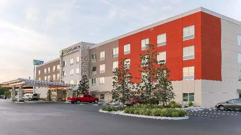 ホテル Holiday Inn Express & Suites   Tampa East   Ybor City, An Ihg