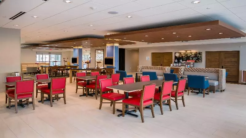 ホテル Holiday Inn Express & Suites   Tampa East   Ybor City, An Ihg
