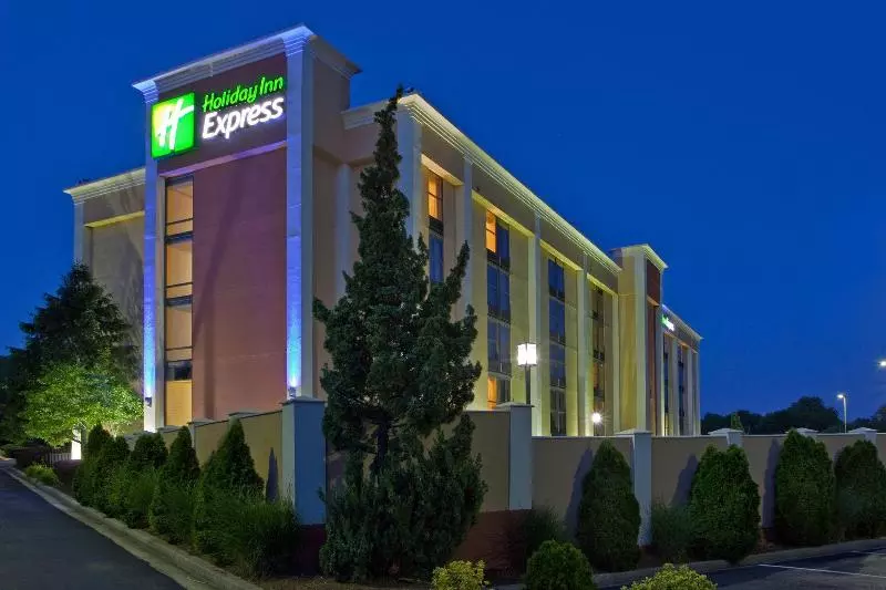 בית מלון כפרי Holiday Inn Express Washington Dc East  Andrews Afb, An Ihg