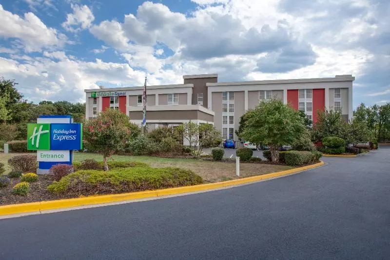 בית מלון כפרי Holiday Inn Express Washington Dc East  Andrews Afb, An Ihg