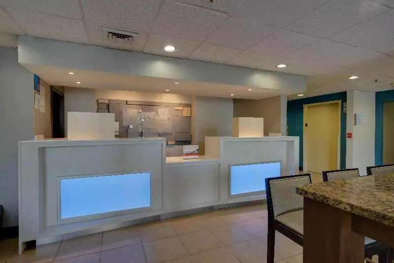 בית מלון כפרי Holiday Inn Express Washington Dc East  Andrews Afb, An Ihg