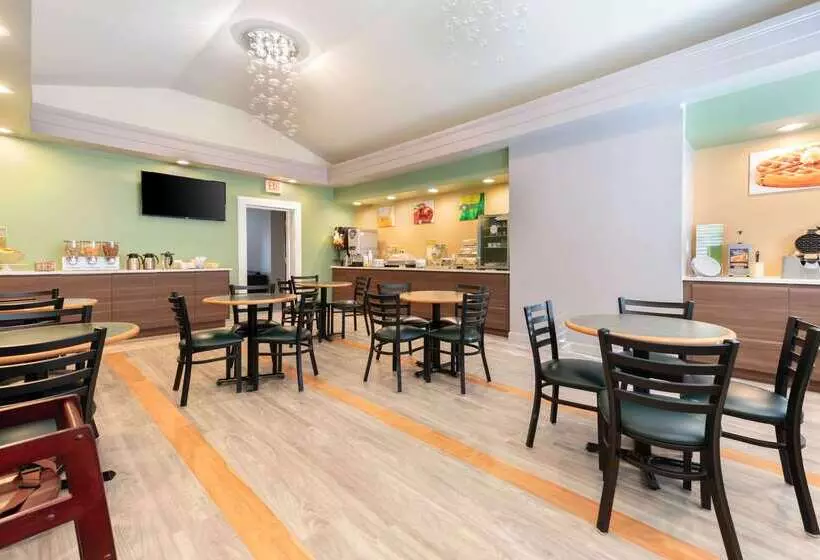 בית מלון כפרי Quality Inn