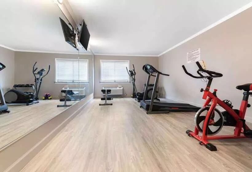 בית מלון כפרי Quality Inn