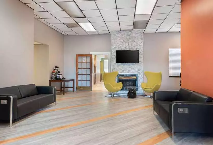 בית מלון כפרי Quality Inn