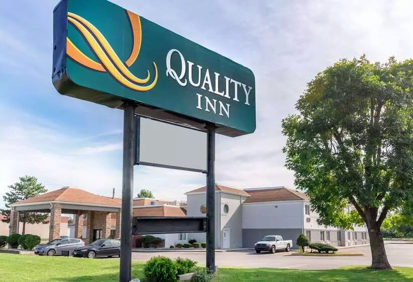 בית מלון כפרי Quality Inn