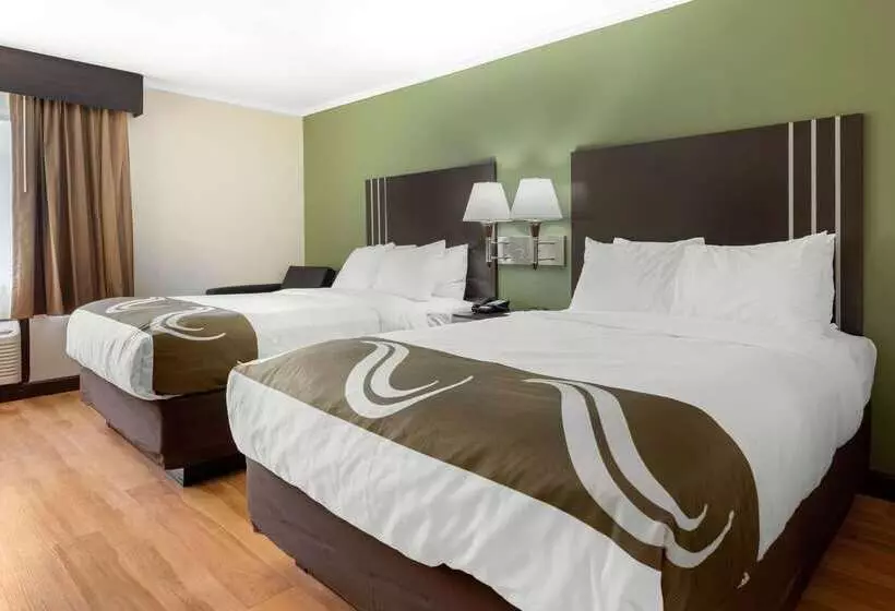 בית מלון כפרי Quality Inn