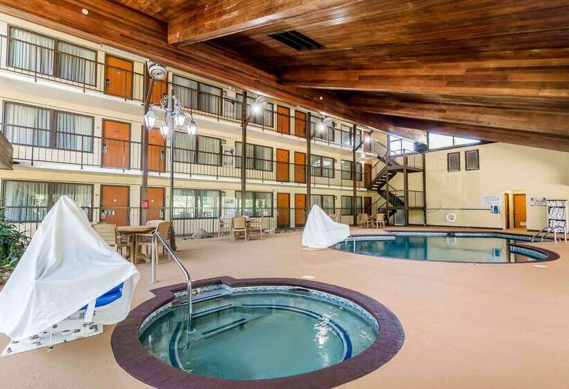 فندق Quality Inn & Suites Sevierville  Pigeon Forge