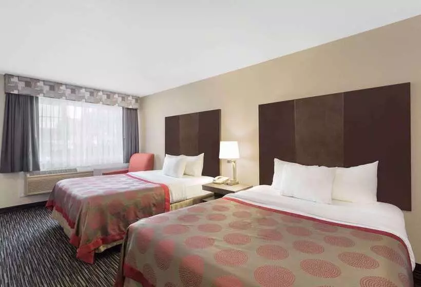 호텔 Ramada By Wyndham Monterey