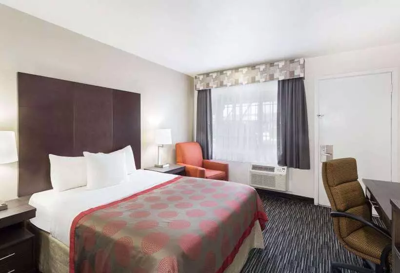 호텔 Ramada By Wyndham Monterey