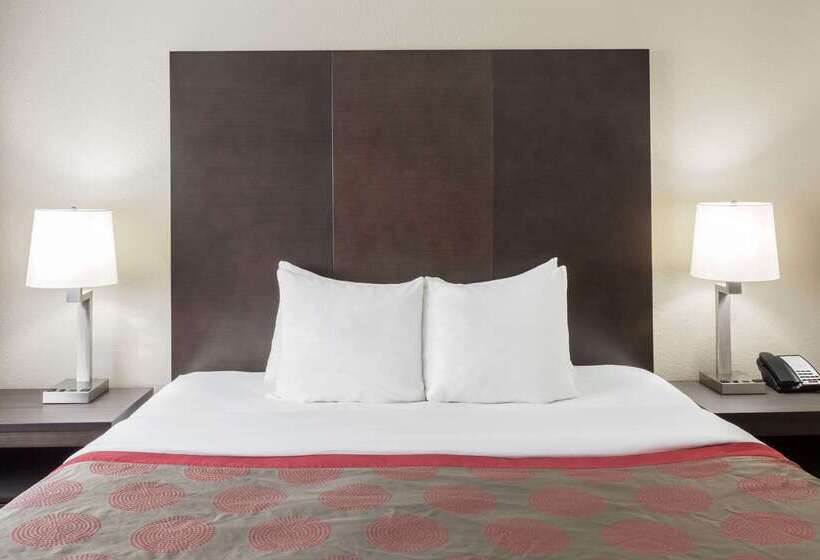 בית מלון כפרי Ramada By Wyndham Monterey