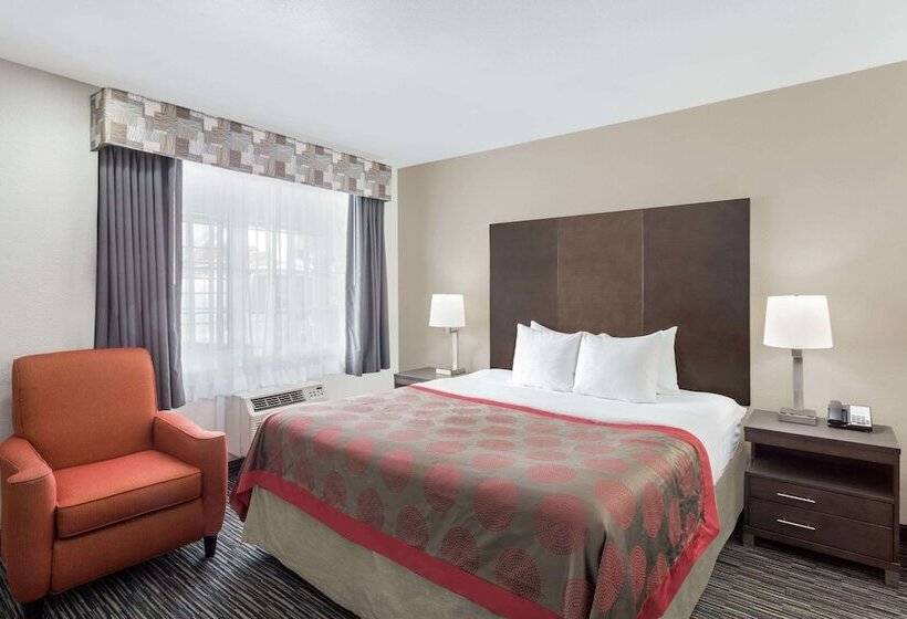 בית מלון כפרי Ramada By Wyndham Monterey