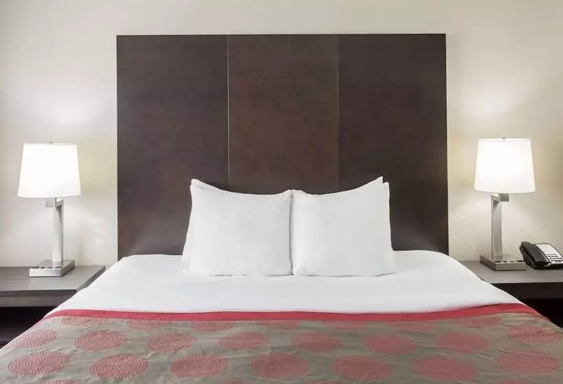 호텔 Ramada By Wyndham Monterey