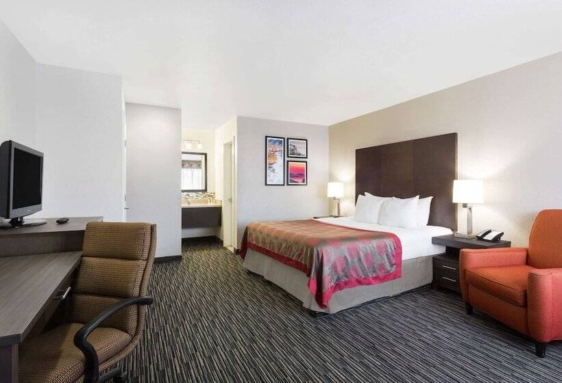 בית מלון כפרי Ramada By Wyndham Monterey