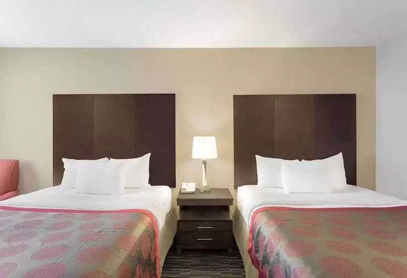 호텔 Ramada By Wyndham Monterey