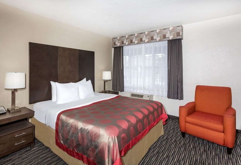 בית מלון כפרי Ramada By Wyndham Monterey