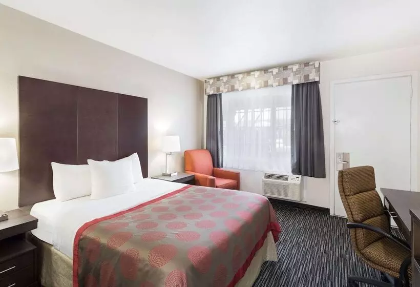 호텔 Ramada By Wyndham Monterey