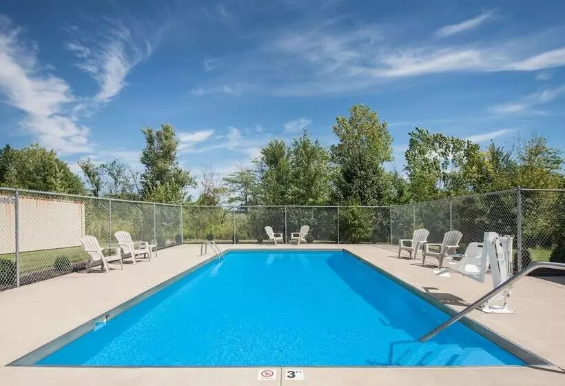 فندق Super 8 By Wyndham Marysville