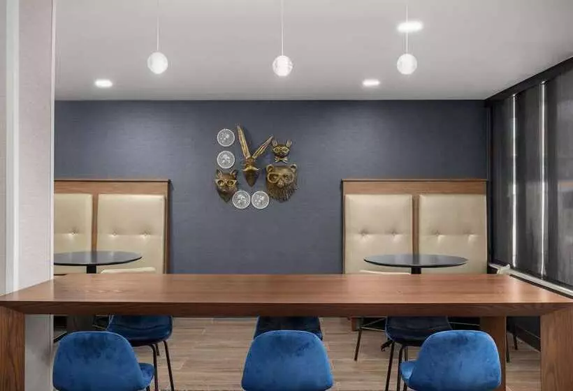 هتل Westport Kansas City, Tapestry Collection By Hilton