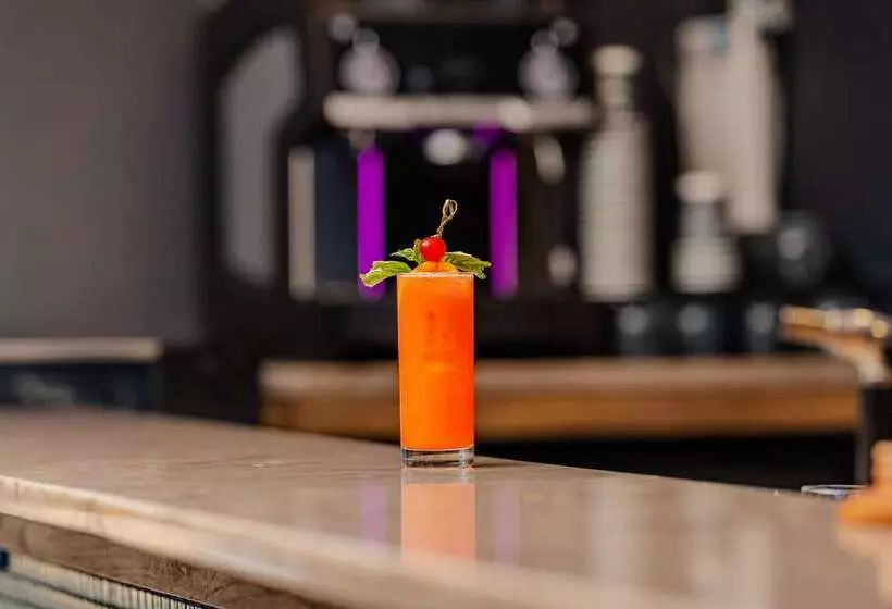 هتل Westport Kansas City, Tapestry Collection By Hilton