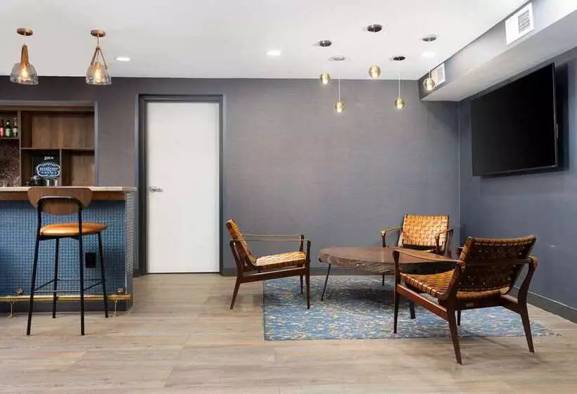 هتل Westport Kansas City, Tapestry Collection By Hilton