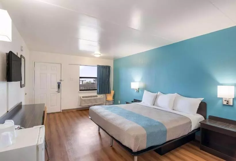 Motel 6 Colorado Springs, Co   Air Force Academy