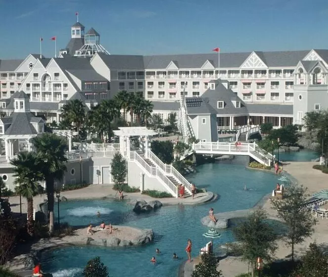 Disney S Yacht Club Resort