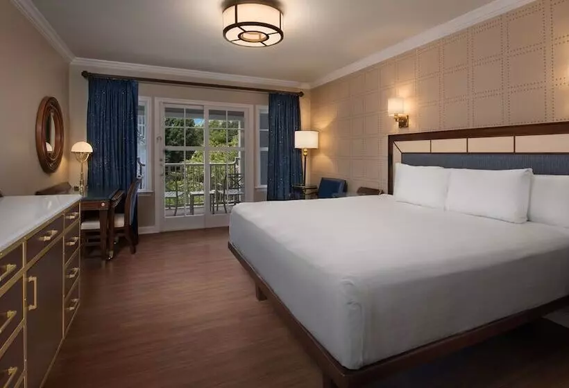 Disney S Yacht Club Resort