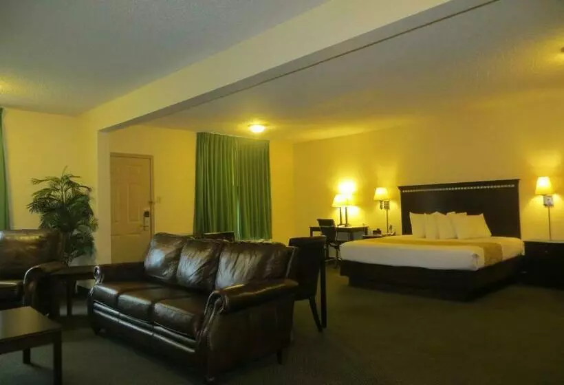 Echo Hotel & Conference Center