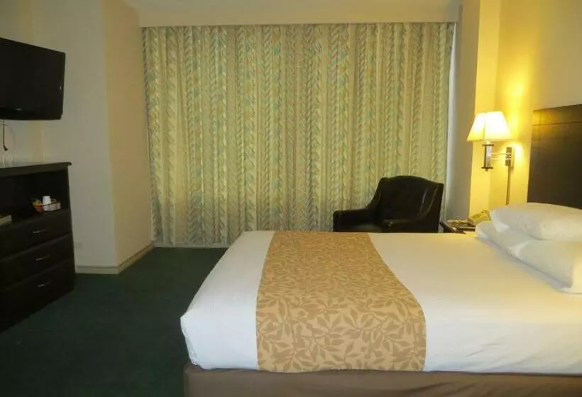 Echo Hotel & Conference Center