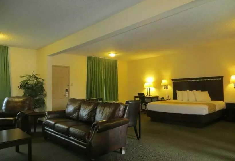 Echo Hotel & Conference Center